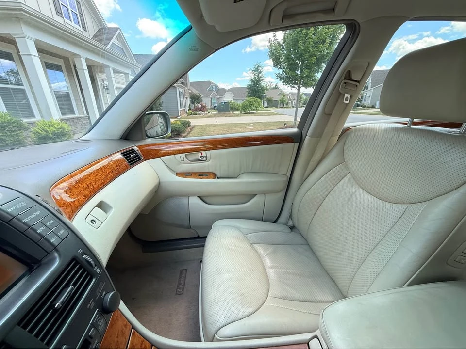2003 Lexus LS 3rd Gen - Image 13 of 20