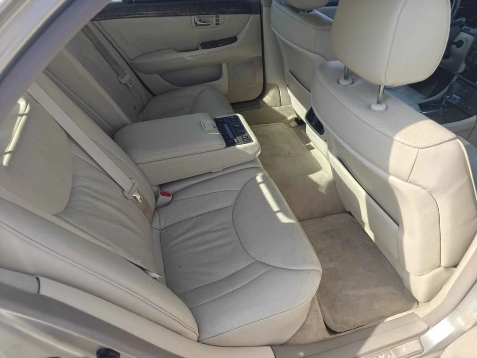 2003 Lexus LS 3rd Gen - Image 13 of 15