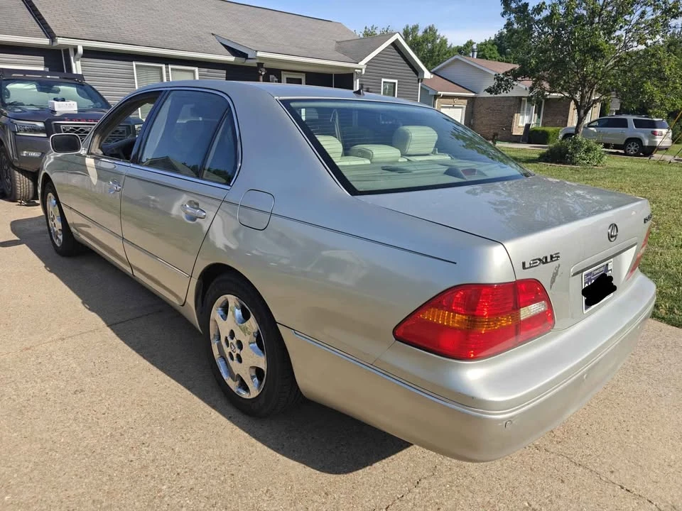 2003 Lexus LS 3rd Gen - Image 3 of 15