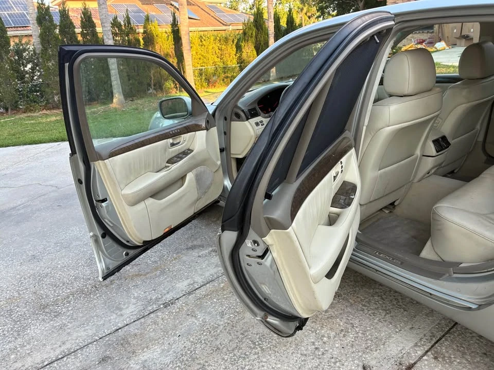 2003 Lexus LS 3rd Gen - Image 19 of 20