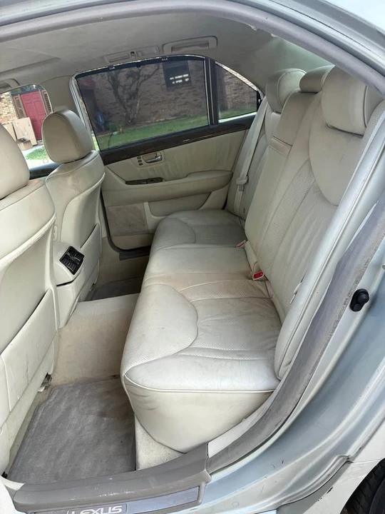 2003 Lexus LS 3rd Gen - Image 11 of 20