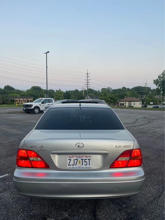 2003 Lexus LS 3rd Gen - Image 5 of 15