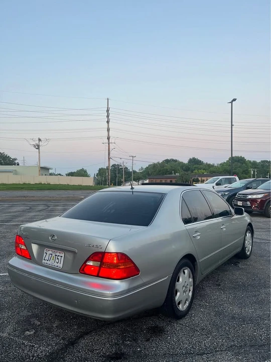 2003 Lexus LS 3rd Gen - Image 4 of 15