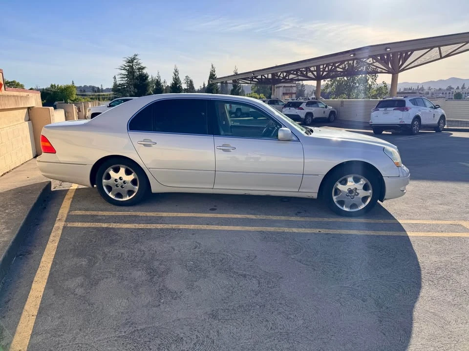 2003 Lexus LS 3rd Gen - Image 3 of 9