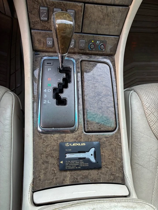 2003 Lexus LS 3rd Gen - Image 5 of 20