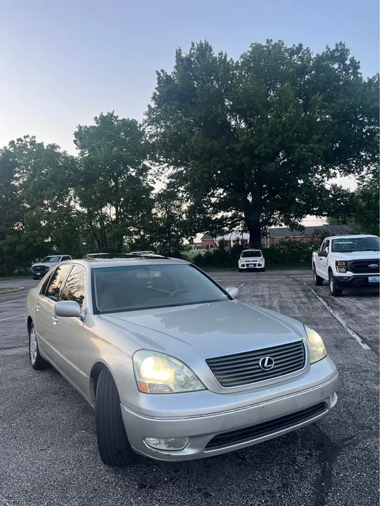 2003 Lexus LS 3rd Gen - Image 3 of 15