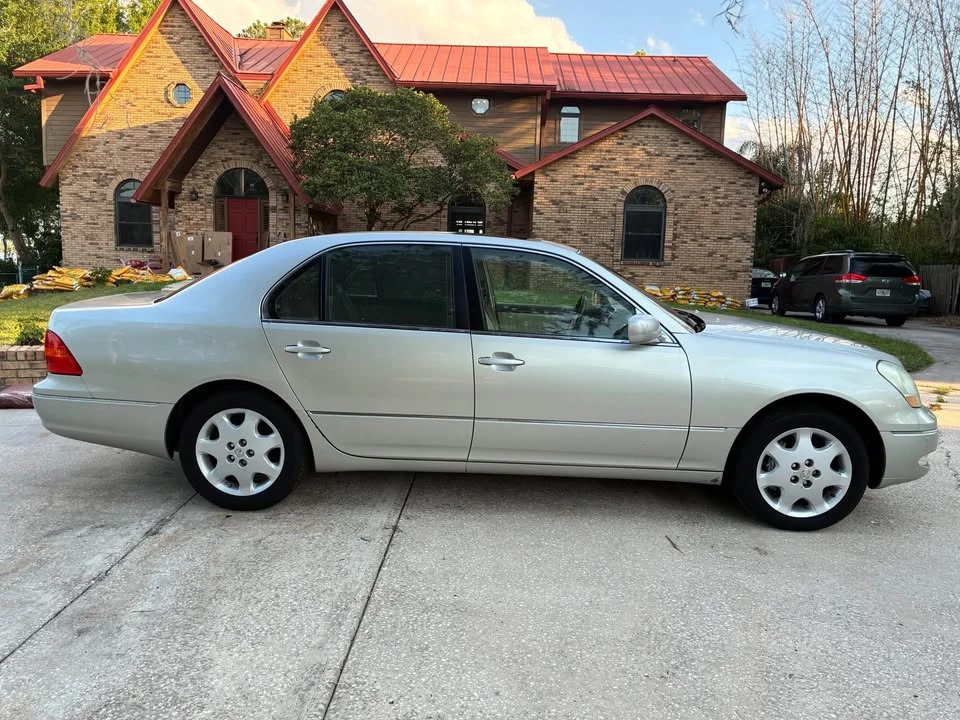 2003 Lexus LS 3rd Gen - Image 2 of 20
