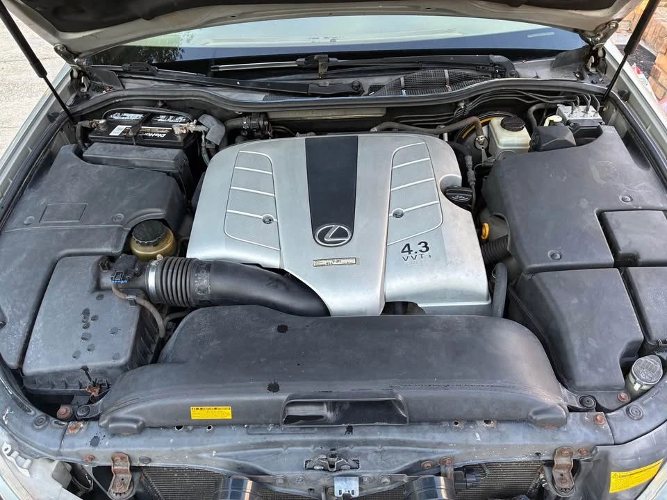 2003 Lexus LS 3rd Gen - Image 6 of 20