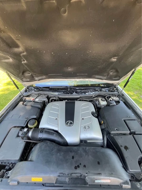 2003 Lexus LS 3rd Gen - Image 7 of 15