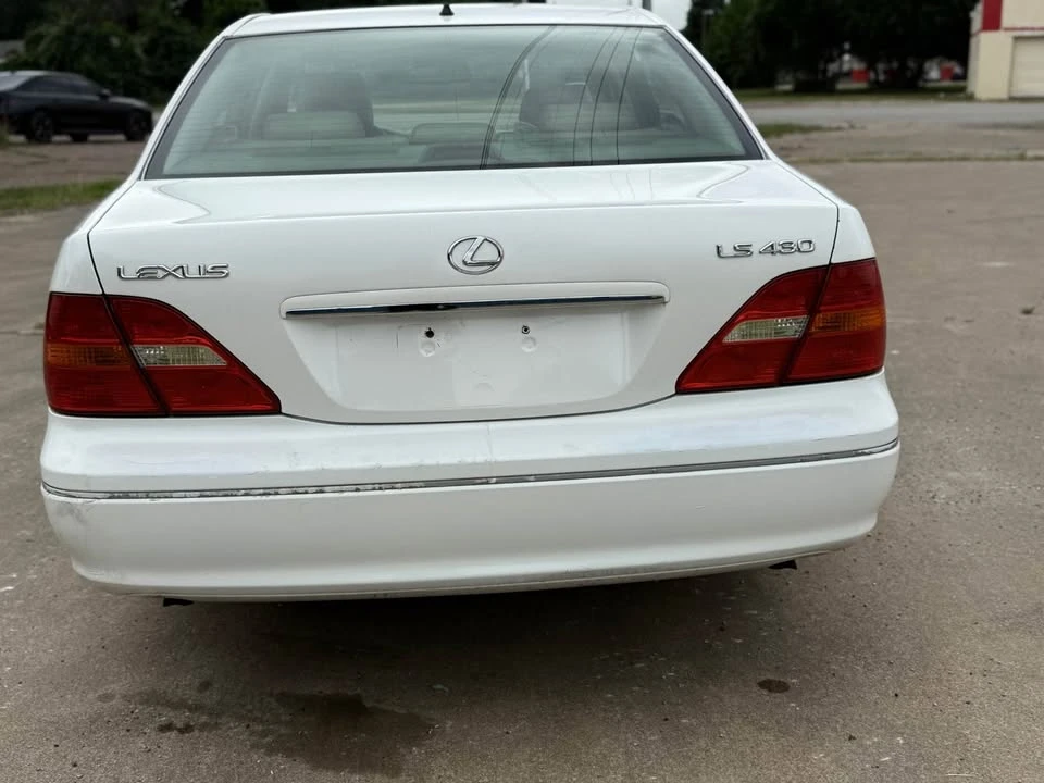 2003 Lexus LS 3rd Gen - Image 8 of 16