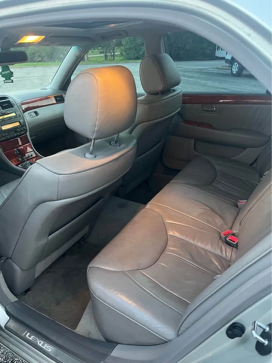 2003 Lexus LS 3rd Gen - Image 12 of 15
