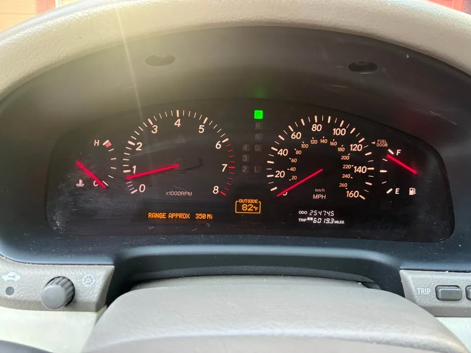 2003 Lexus LS 3rd Gen - Image 4 of 20