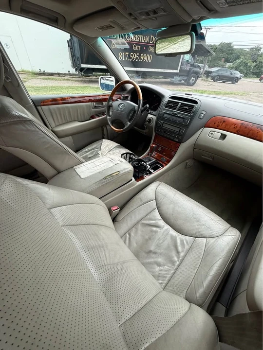 2003 Lexus LS 3rd Gen - Image 9 of 16