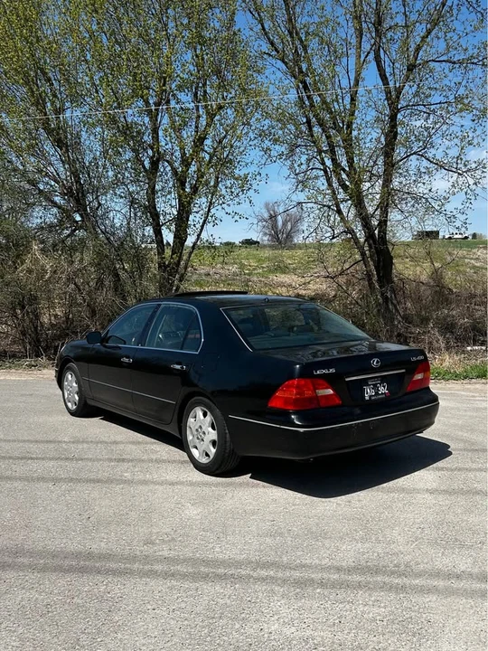 2003 Lexus LS 3rd Gen - Image 3 of 17