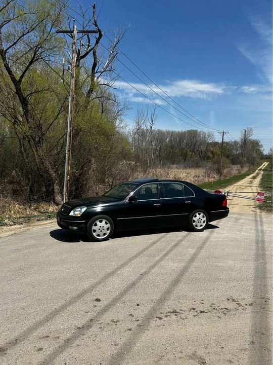 2003 Lexus LS 3rd Gen - Image 13 of 17