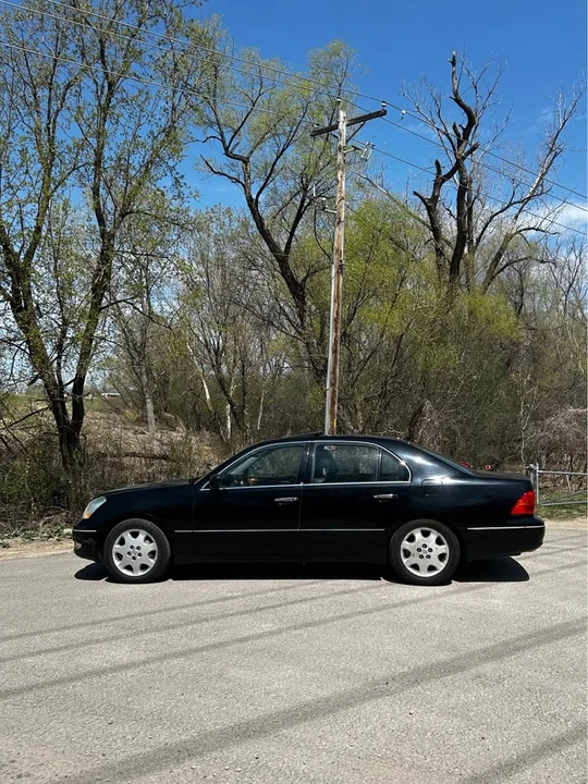 2003 Lexus LS 3rd Gen - Image 4 of 17