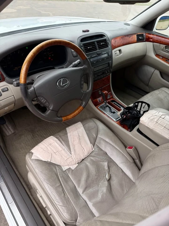 2003 Lexus LS 3rd Gen - Image 10 of 14