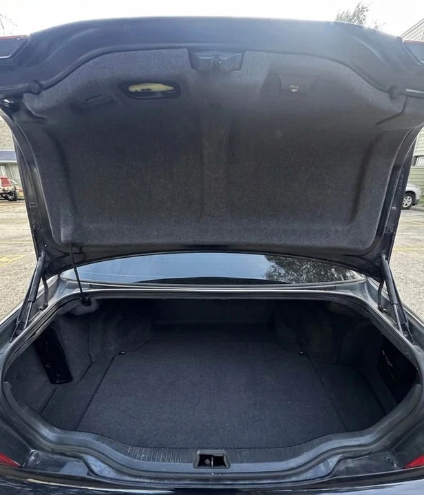 2003 Lexus LS 3rd Gen - Image 18 of 18