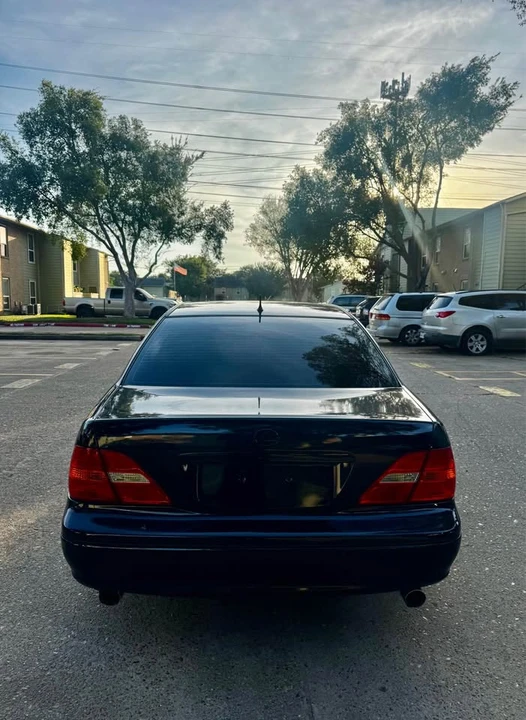 2003 Lexus LS 3rd Gen - Image 6 of 18