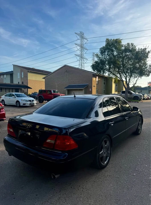 2003 Lexus LS 3rd Gen - Image 5 of 18