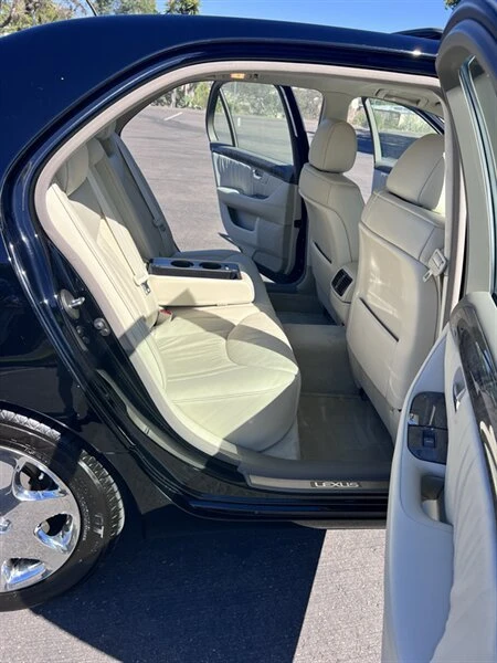 2003 Lexus LS 3rd Gen - Image 13 of 20