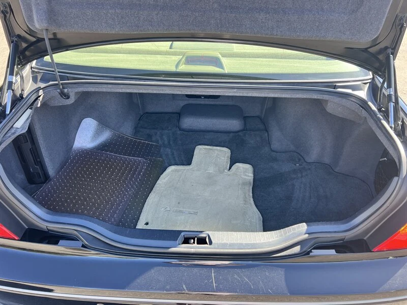 2003 Lexus LS 3rd Gen - Image 5 of 20