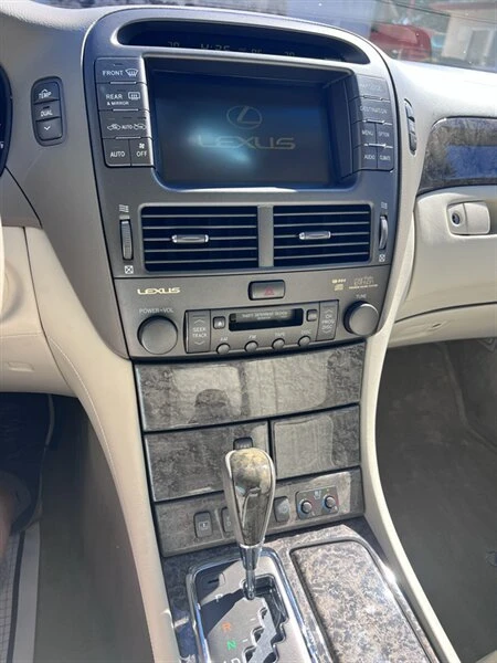 2003 Lexus LS 3rd Gen - Image 17 of 20