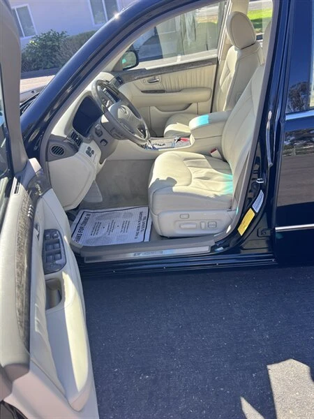 2003 Lexus LS 3rd Gen - Image 10 of 20