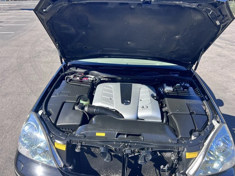 2003 Lexus LS 3rd Gen - Image 9 of 20