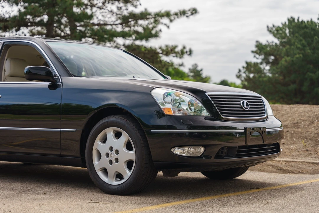 2003 Lexus LS 3rd Gen - Image 25 of 31