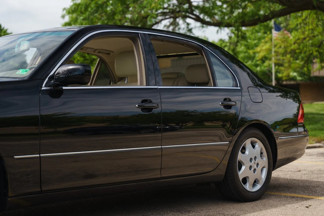 2003 Lexus LS 3rd Gen - Image 8 of 31