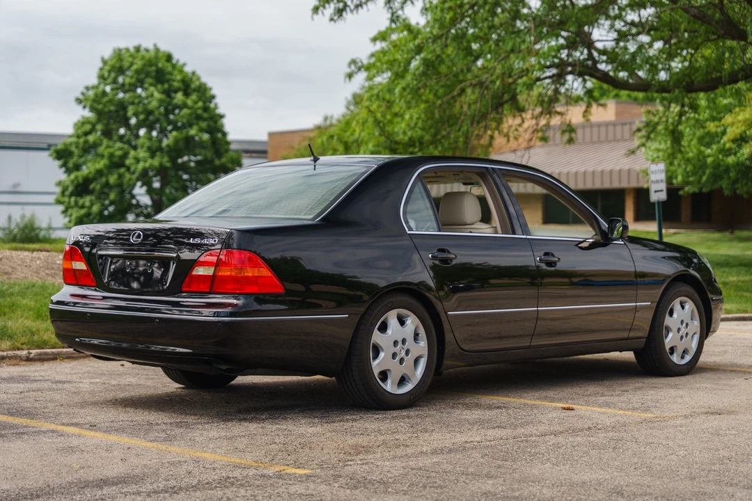 2003 Lexus LS 3rd Gen - Image 20 of 31