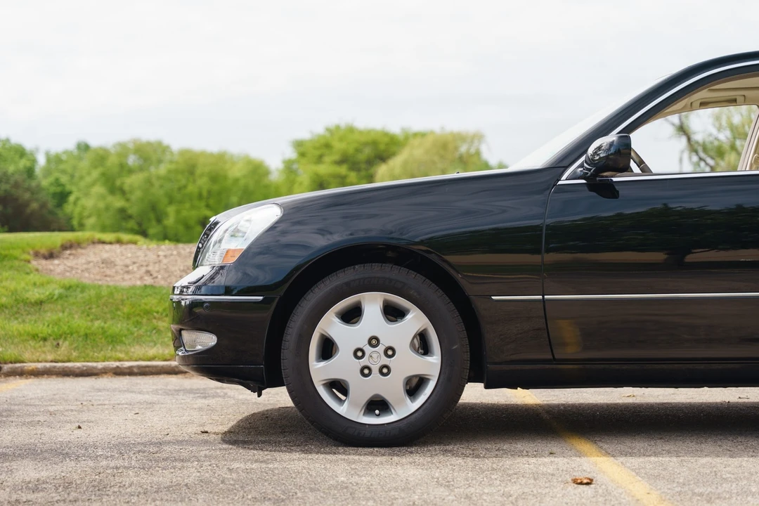 2003 Lexus LS 3rd Gen - Image 3 of 31