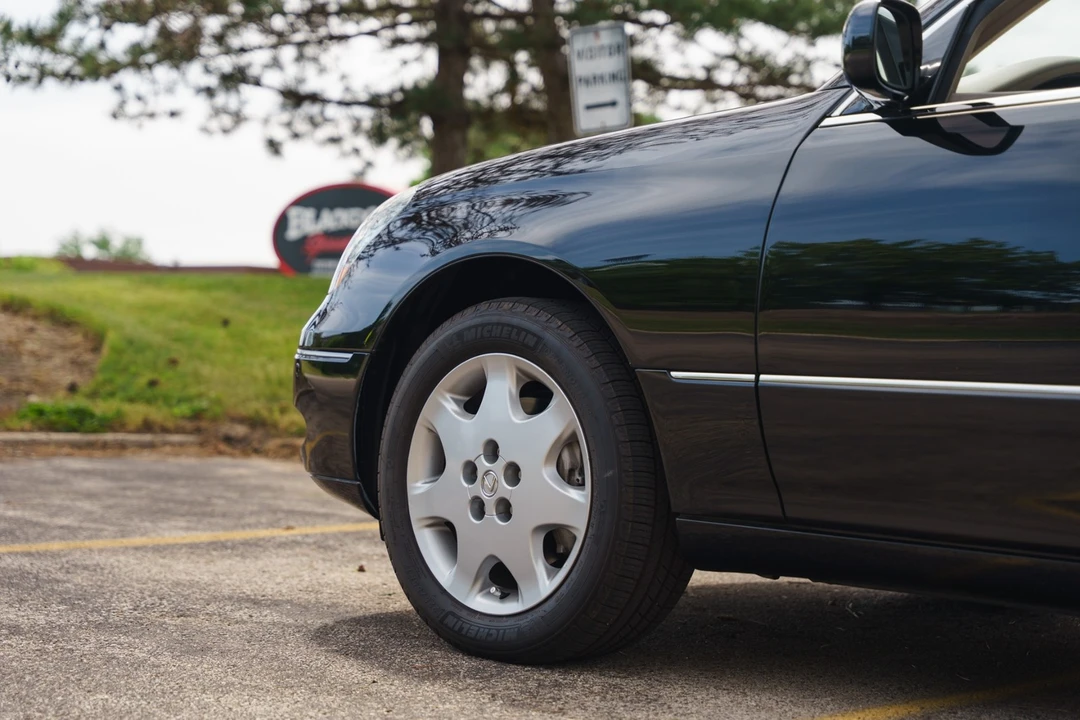 2003 Lexus LS 3rd Gen - Image 13 of 31