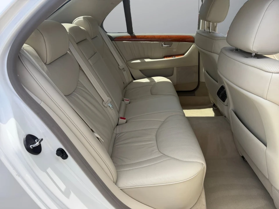 2003 Lexus LS 3rd Gen - Image 18 of 20