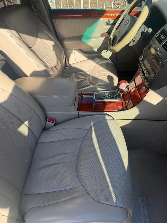 2003 Lexus LS 3rd Gen - Image 4 of 7