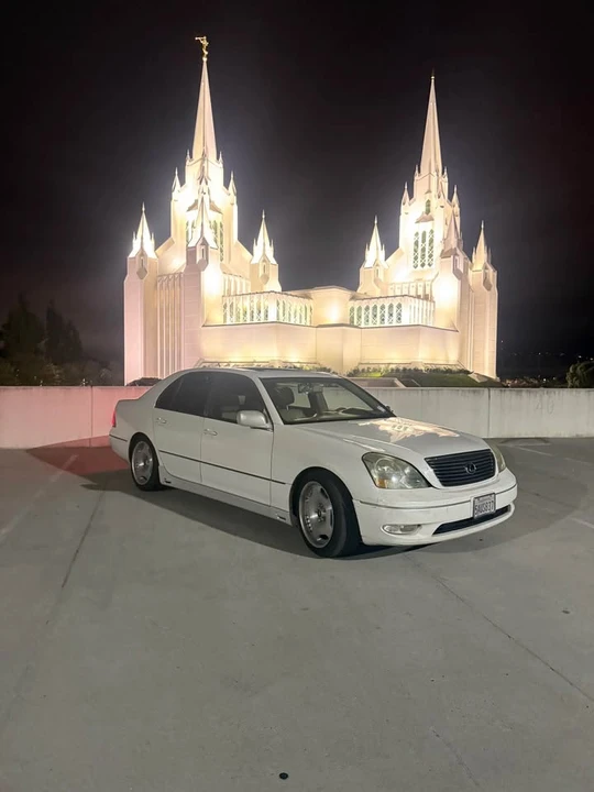 2003 Lexus LS 3rd Gen - Image 8 of 20
