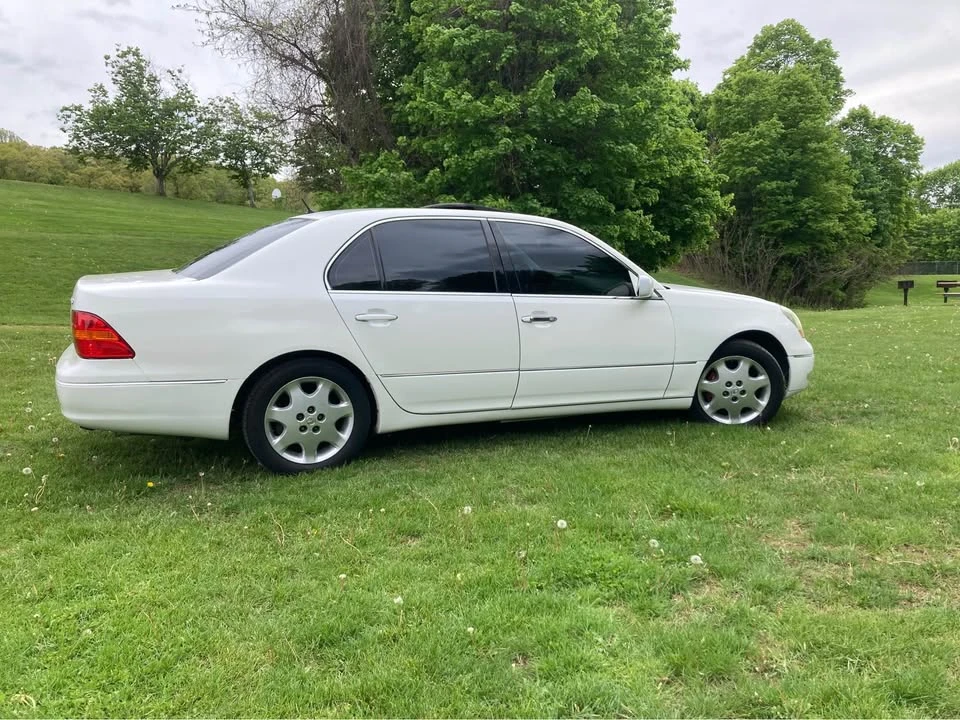 2003 Lexus LS 3rd Gen - Image 3 of 17
