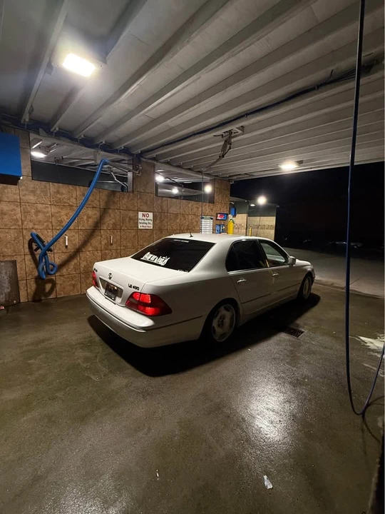 2003 Lexus LS 3rd Gen - Image 5 of 20