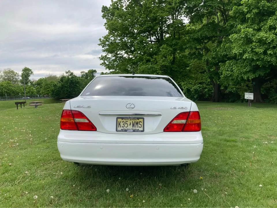 2003 Lexus LS 3rd Gen - Image 4 of 17