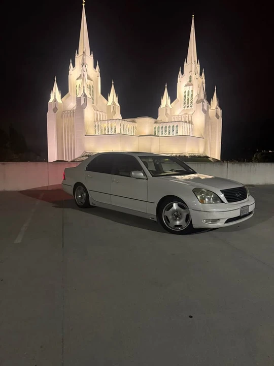 2003 Lexus LS 3rd Gen - Image 7 of 20