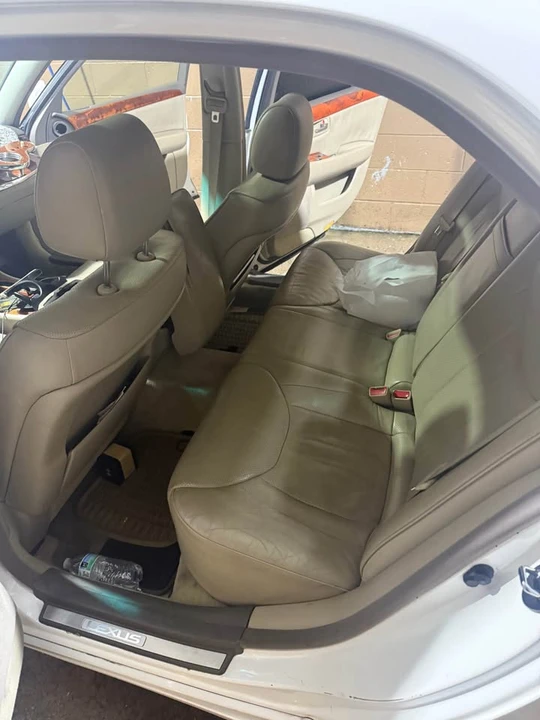 2003 Lexus LS 3rd Gen - Image 18 of 20