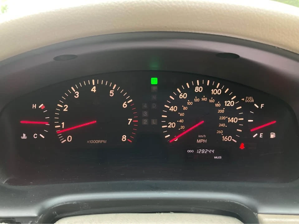 2003 Lexus LS 3rd Gen - Image 15 of 17