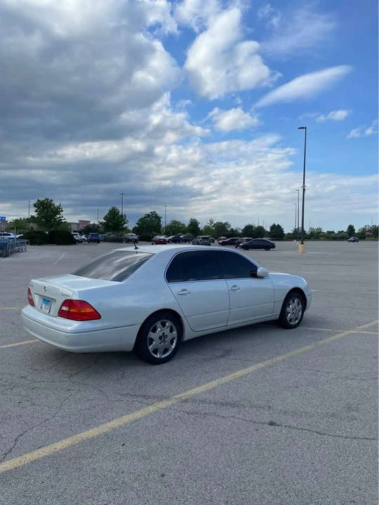 2003 Lexus LS 3rd Gen - Image 3 of 10