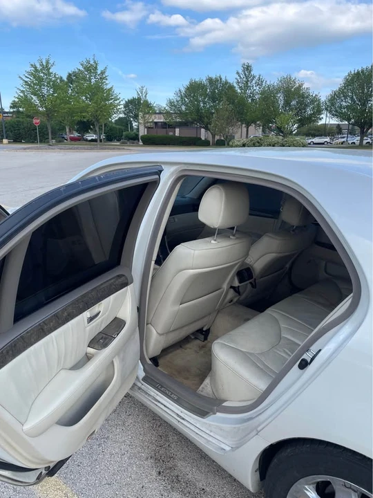 2003 Lexus LS 3rd Gen - Image 7 of 10