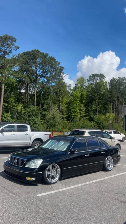 2003 Lexus LS 3rd Gen - Image 3 of 17