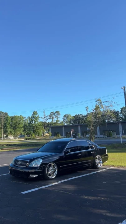 2003 Lexus LS 3rd Gen - Image 16 of 17