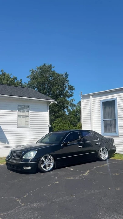 2003 Lexus LS 3rd Gen - Image 2 of 17