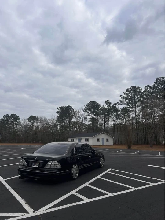 2003 Lexus LS 3rd Gen - Image 8 of 17