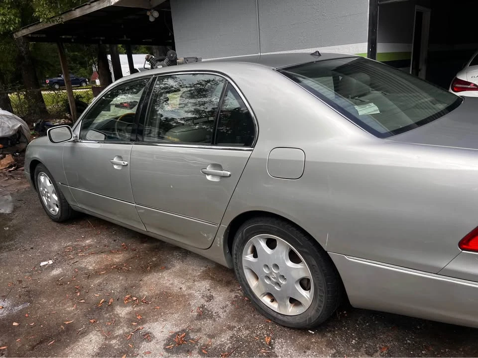 2003 Lexus LS 3rd Gen - Image 3 of 8